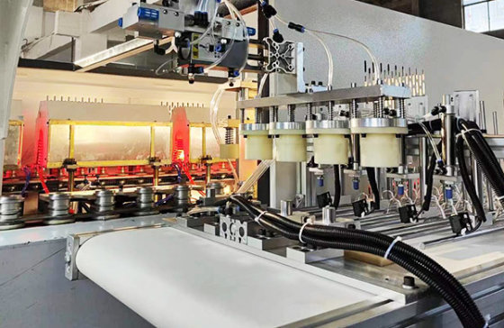 饮料瓶吹塑机的使用和维护