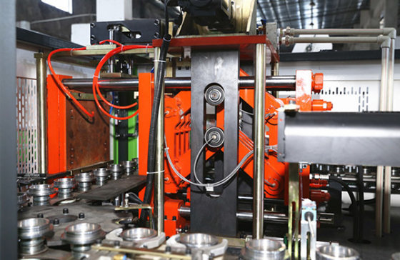 吹瓶机的优点？